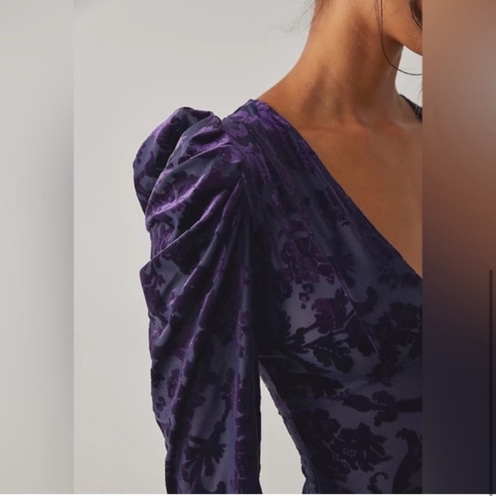 29.Free People Magic Hour Velvet Bodysuit in Deep Sea Combo - Picture 3 of 4